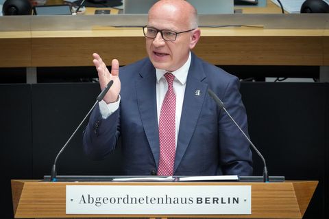 Berlins Regierender Bürgermeister Kai Wegner (CDU) hat Kritik der Grünen im Landesparlament zurückgewiesen. Foto: Soeren Stache/