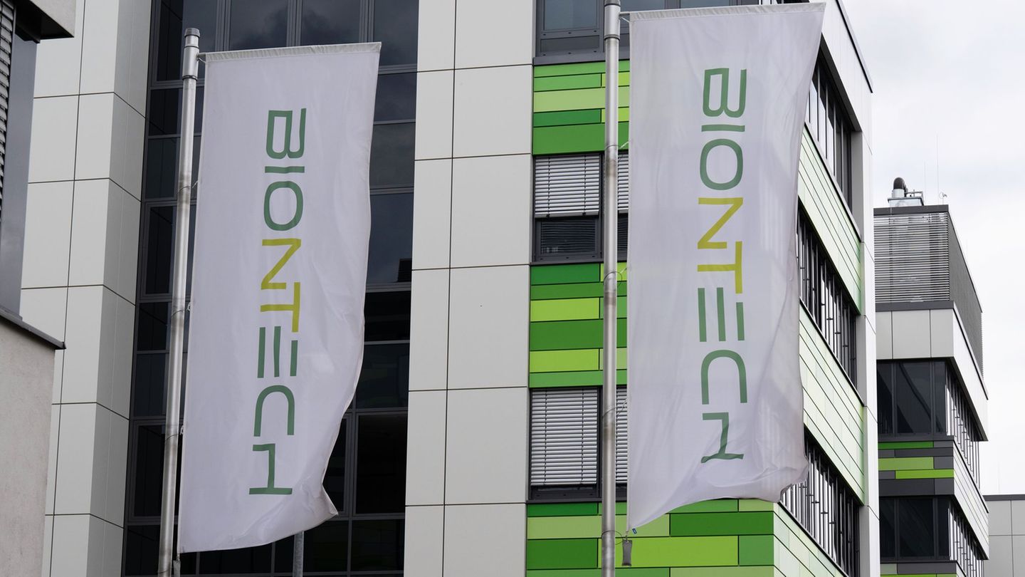 Das Mainzer Unternehmen Biontech hatte vor wenigen Wochen harte Einschnitte angekündigt. (Archivbild) Foto: Boris Roessler/dpa