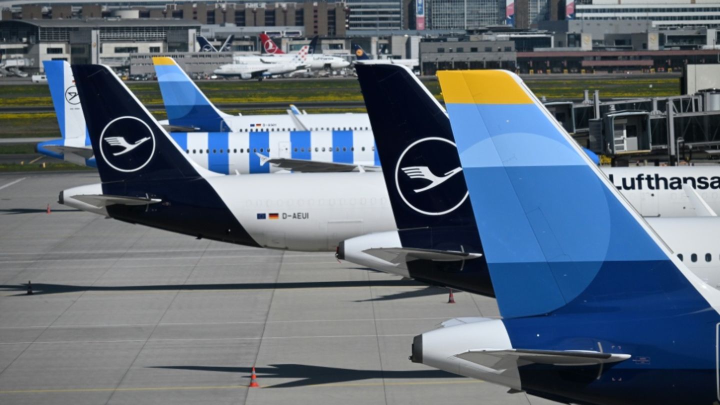 Lufthansa-Flugzeuge am Flughafen Frankfurt
