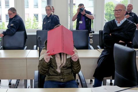 Die des Mordes an Fabian angeklagte 30-Jährige schweigt bislang zu den Vorwürfen. Foto: Bernd Wüstneck/dpa