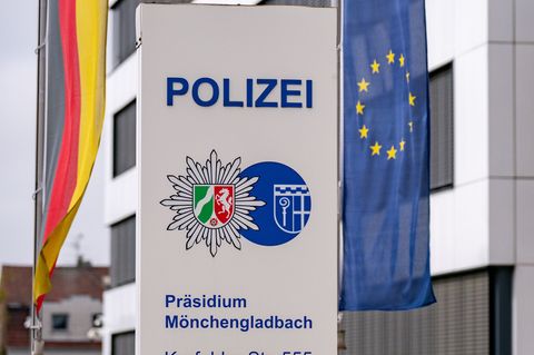 Es gibt gravierende Vorwürfe gegen leitende Polizisten in Mönchengladbach. (Archivbild) Foto: Benjamin Westhoff/dpa