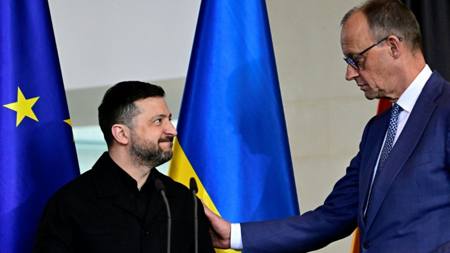 Merz (r.) und Selenskyj Mitte April in Berlin