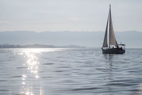 Nach einer tödlichen Kollision auf dem Bodensee kommt auf einen Motorbootfahrer ein zweiter Prozess zu. (Symbolbild) Foto: Marij
