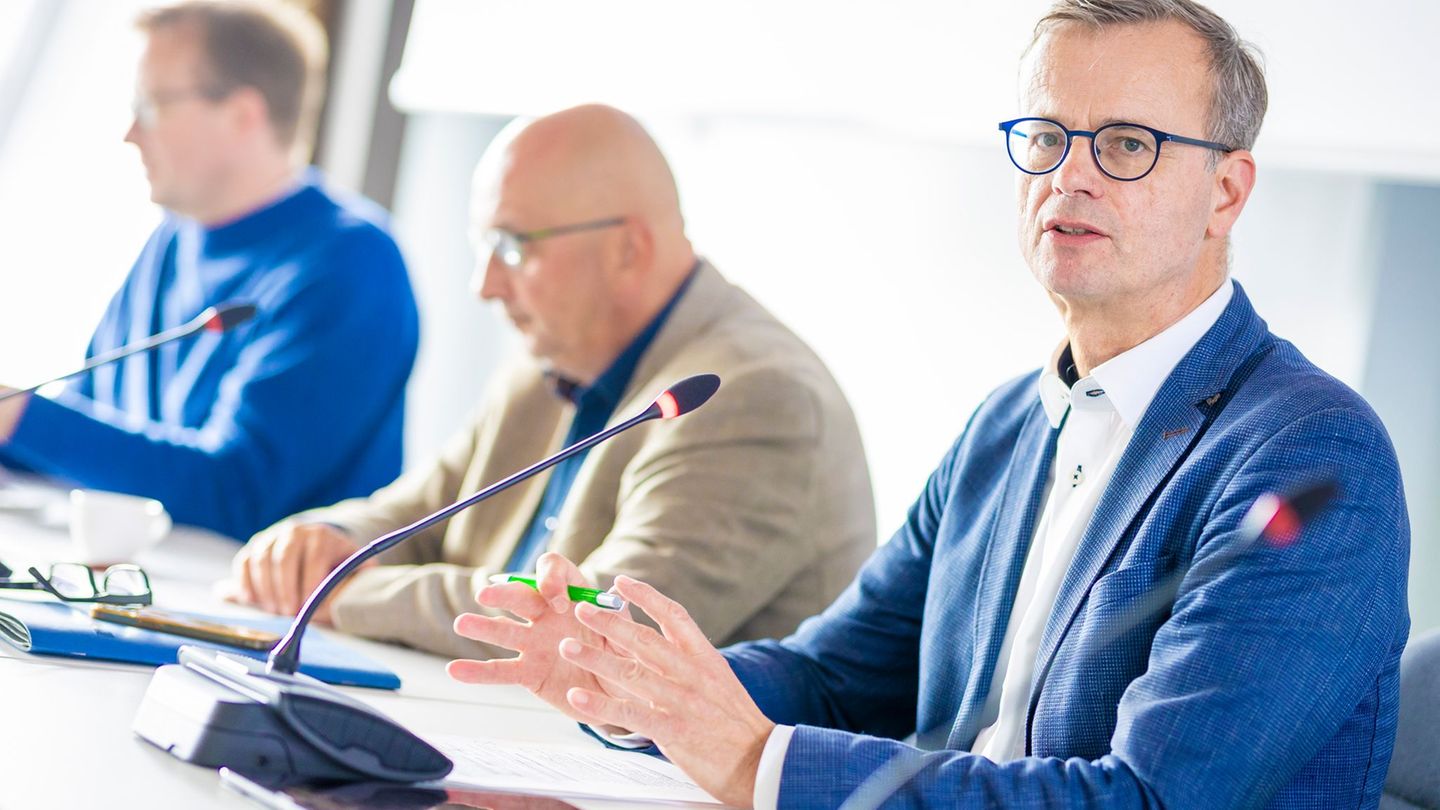 Grünen-Fraktionsmanager Volker Bajus betont die Bedeutung von Schutzkonzepten gegen Übergriffe. (Archivbild) Foto: Moritz Franke