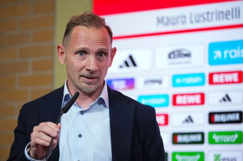 Mauro Lustrinelli fordert von seiner Mannschaft jeden Tag das Beste. Foto: Soeren Stache/dpa