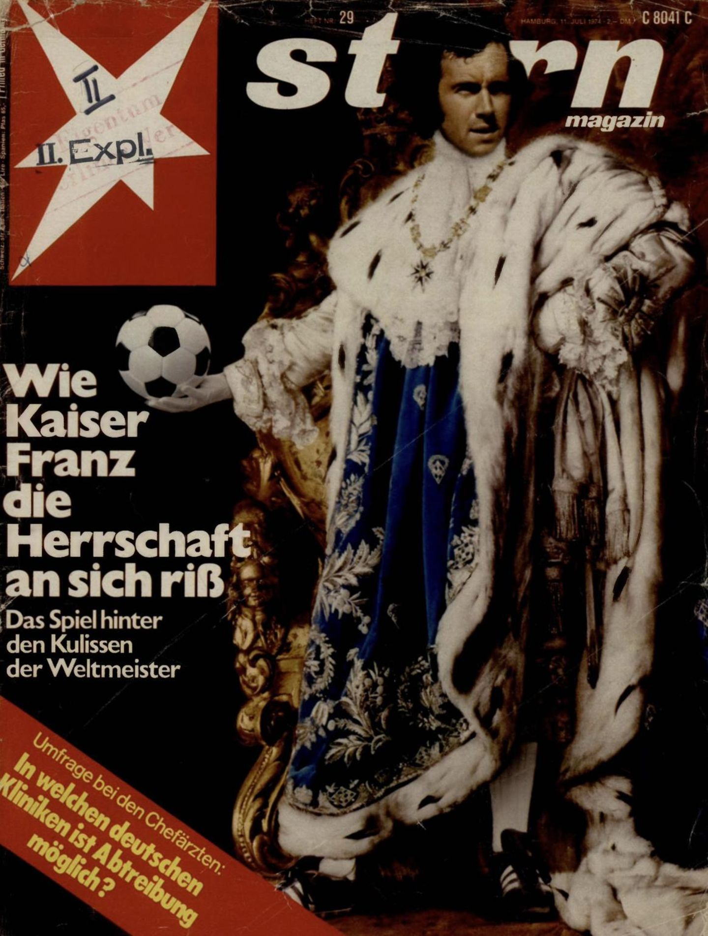 1974 war die Freude im stern schon größer: Im Münchner Olympiastadion besiegt die Mannschaft von Trainer Helmut Schön am 7. Juli die Niederlande im Finale mit 2:1. Unangefochtener Kopf der Mannschaft: Kapitän Franz Beckenbauer. Der Kaiser herrscht nach dem Triumph über Hunderttausende stern-Cover.