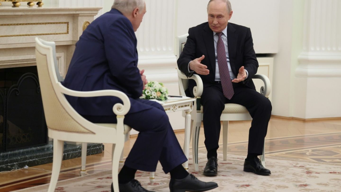 Putin (r.) und Lukaschenko bei einem Treffen am 8. Mai