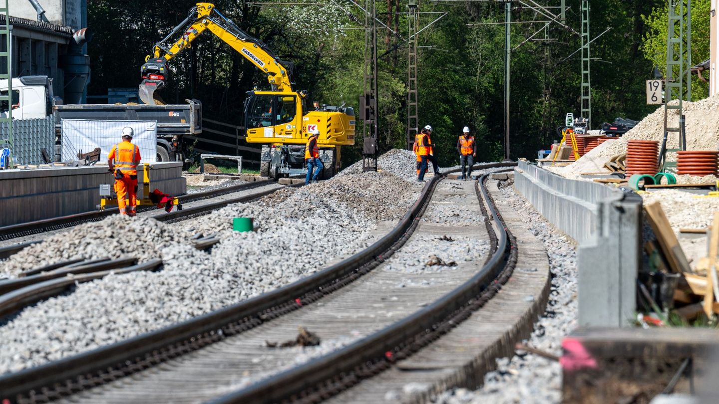 Bauarbeiten bei der Bahn: Der Bundestag hat drei Projekten in Bayern, Sachsen und Schleswig-Holstein zugestimmt Foto: Armin Weig