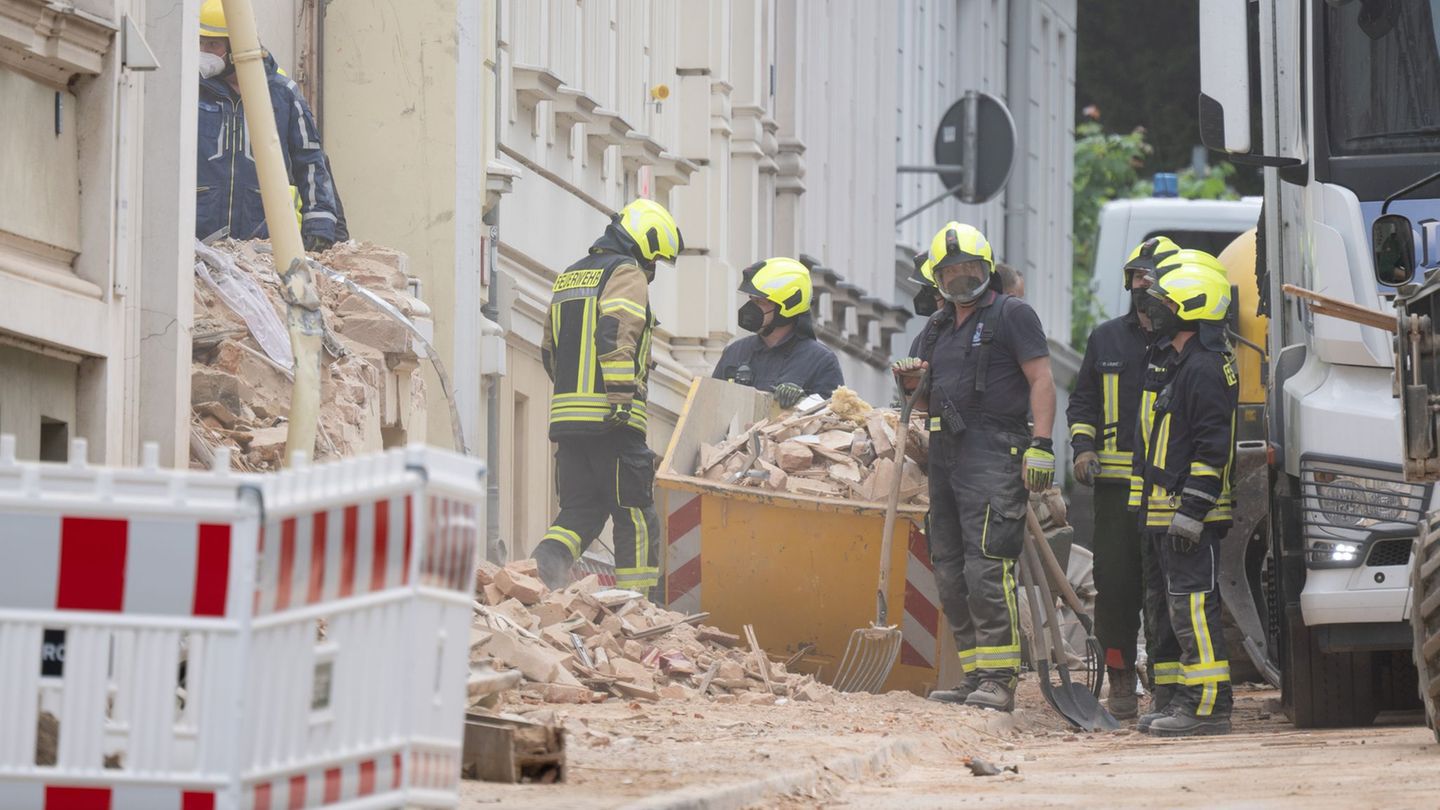 Drei Leichen wurden nach dem Hauseinsturz in Görlitz geborgen. Foto: Sebastian Kahnert/dpa