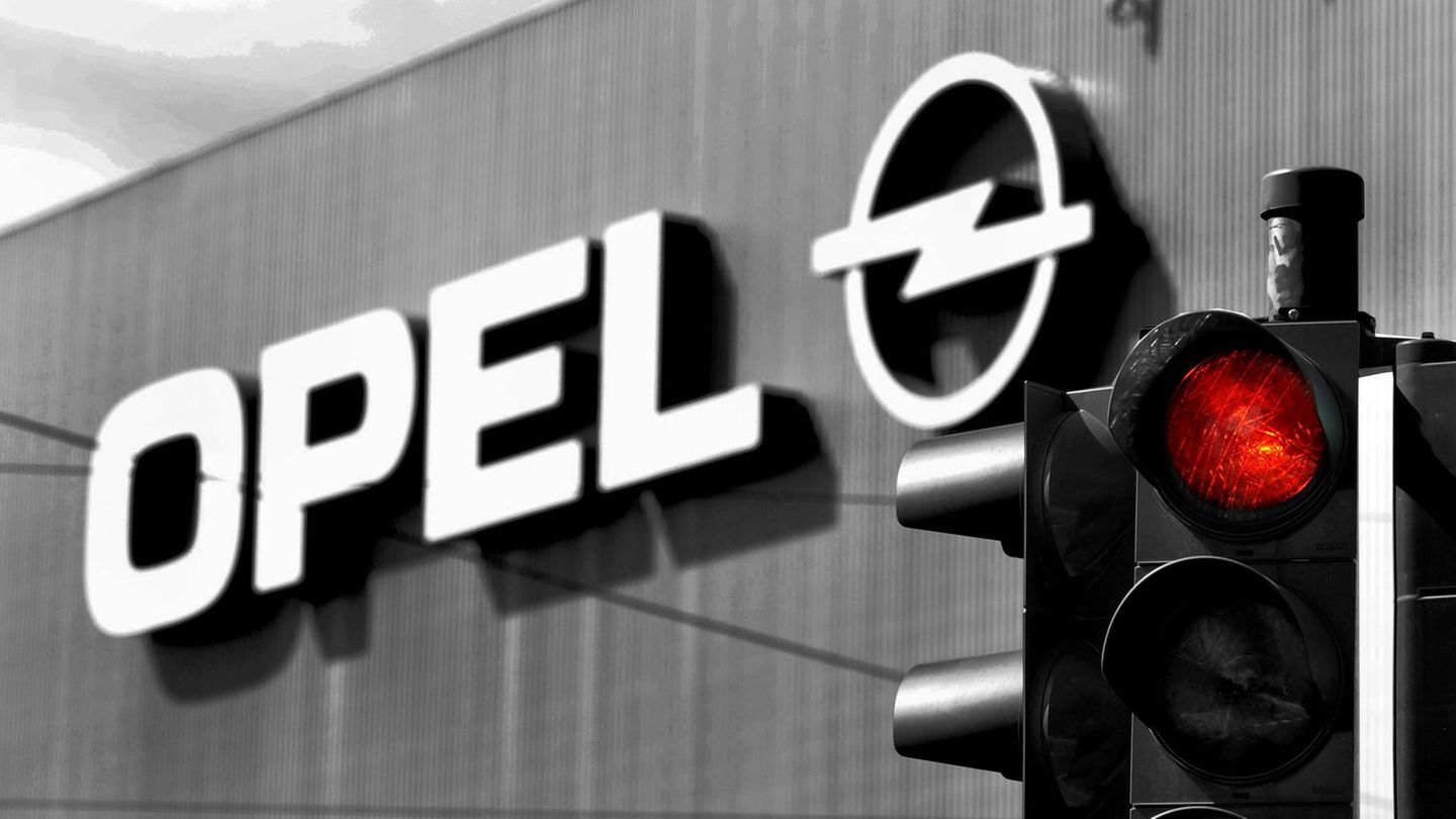 Opel-Mutter Stellantis will weniger Fahrzeuge der deutschen Traditionsmarke in Europa produzieren (Symbolbild)