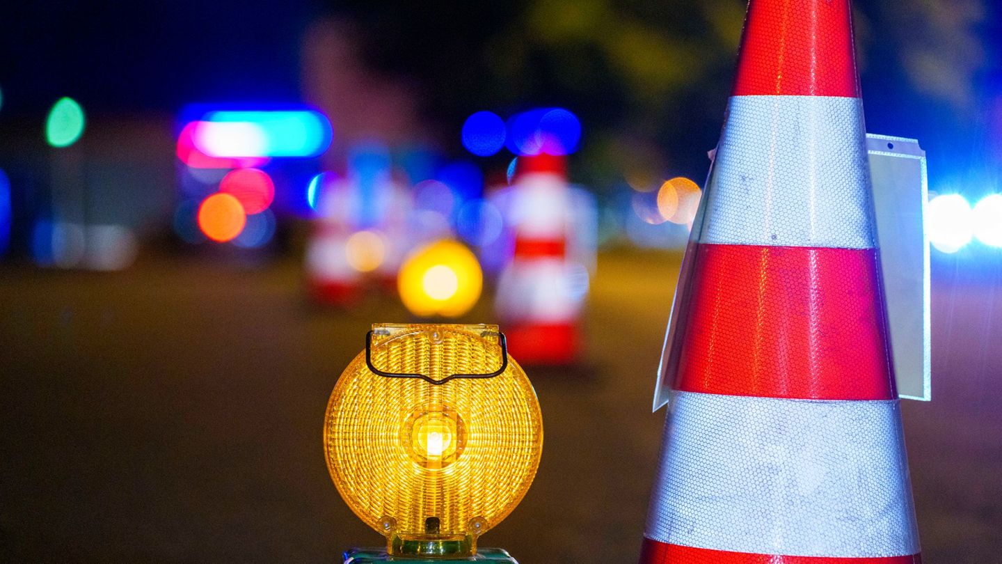 Am Donnerstagabend ereignete sich ein schwerer Verkehrsunfall im Kreis Offenbach. (Symbolbild) Foto: Andreas Arnold/dpa