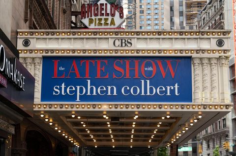 Leuchtreklame für „The Late Show With Stephen Colbert“ vor den letzten Folgen im Ed Sullivan Theater in New York