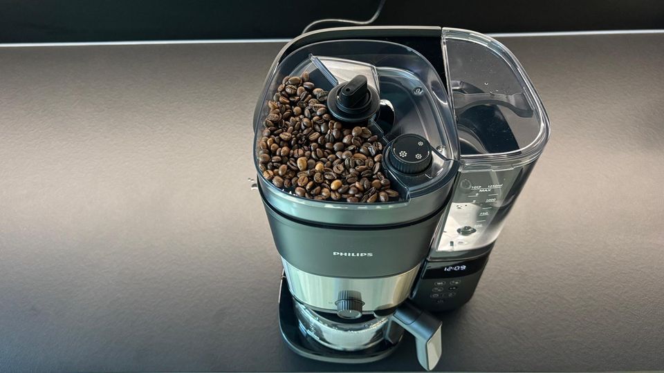 Kaffeemaschine mit Mahlwerk: Testsiegerin Philips All-in-1 Brew