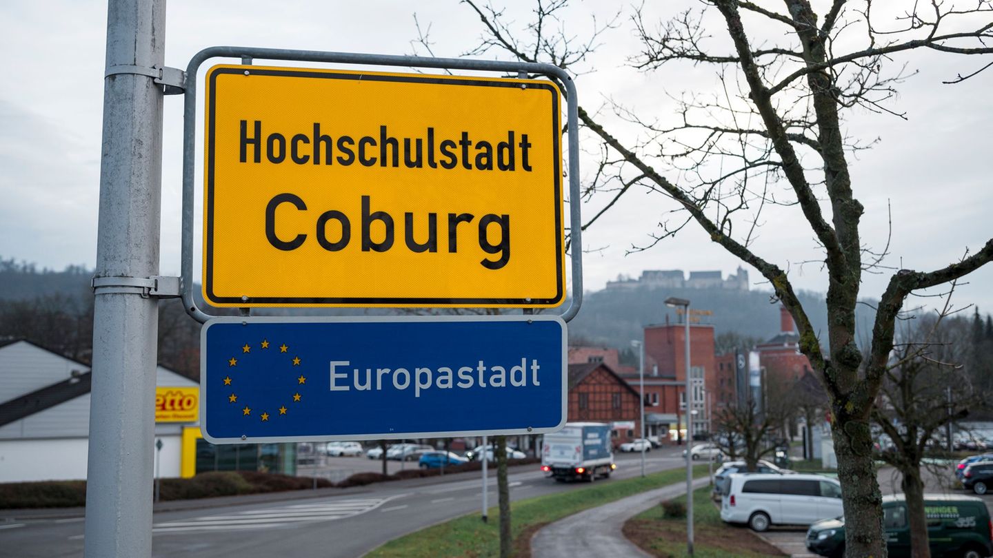 In Coburg treffen sich über Pfingsten zahlreiche Burschenschaftler. (Symbolbild) Foto: Daniel Vogl/dpa