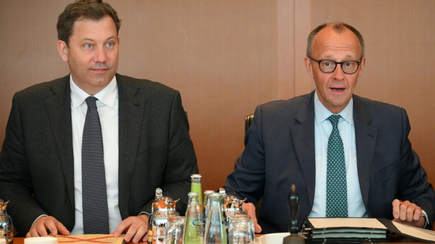 Kanzler Merz (r.) und Vizekanzler Klingbeil