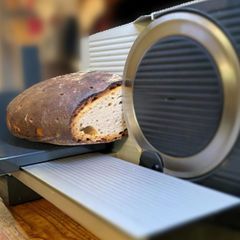 Allesschneider Test: Fünf Produkte im Vergleich