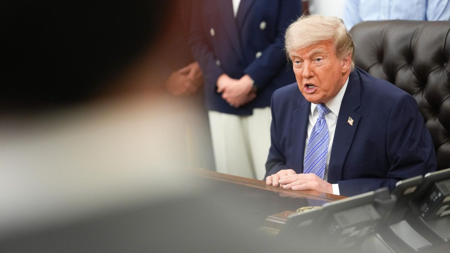 Trump am Donnerstag im Oval Office.