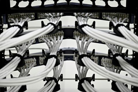 Kabel in einem Rechenzentrum