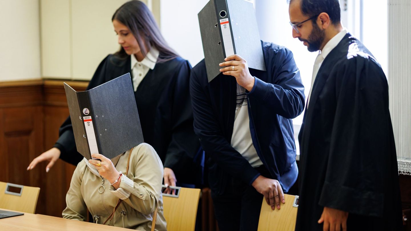 Die Eltern der Mädchen waren wegen fahrlässiger Tötung angeklagt. Foto: Daniel Karmann/dpa