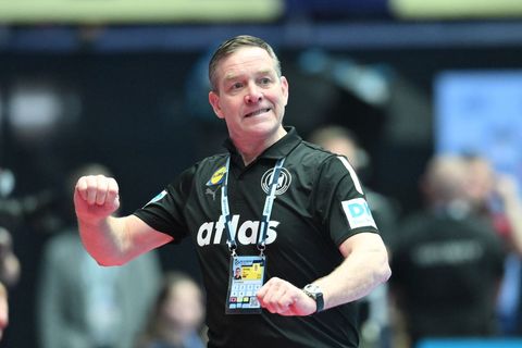 Bundestrainer Alfred Gislason bleibt bis zu den Sommerspielen 2028 im Amt. (Archivbild) Foto: Sina Schuldt/dpa