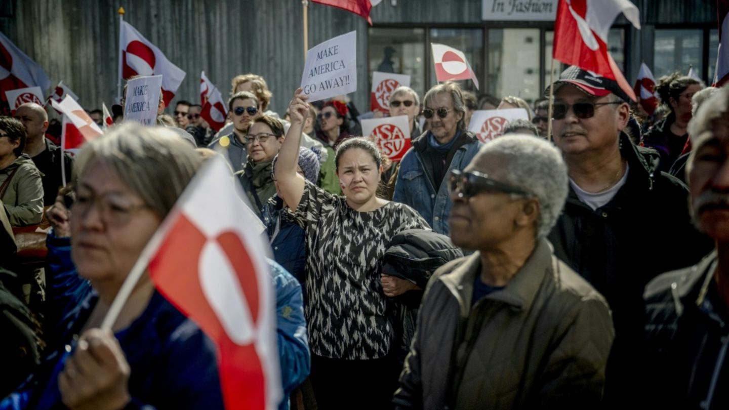 Protest vor Konsulatsgebäude in Nuuk