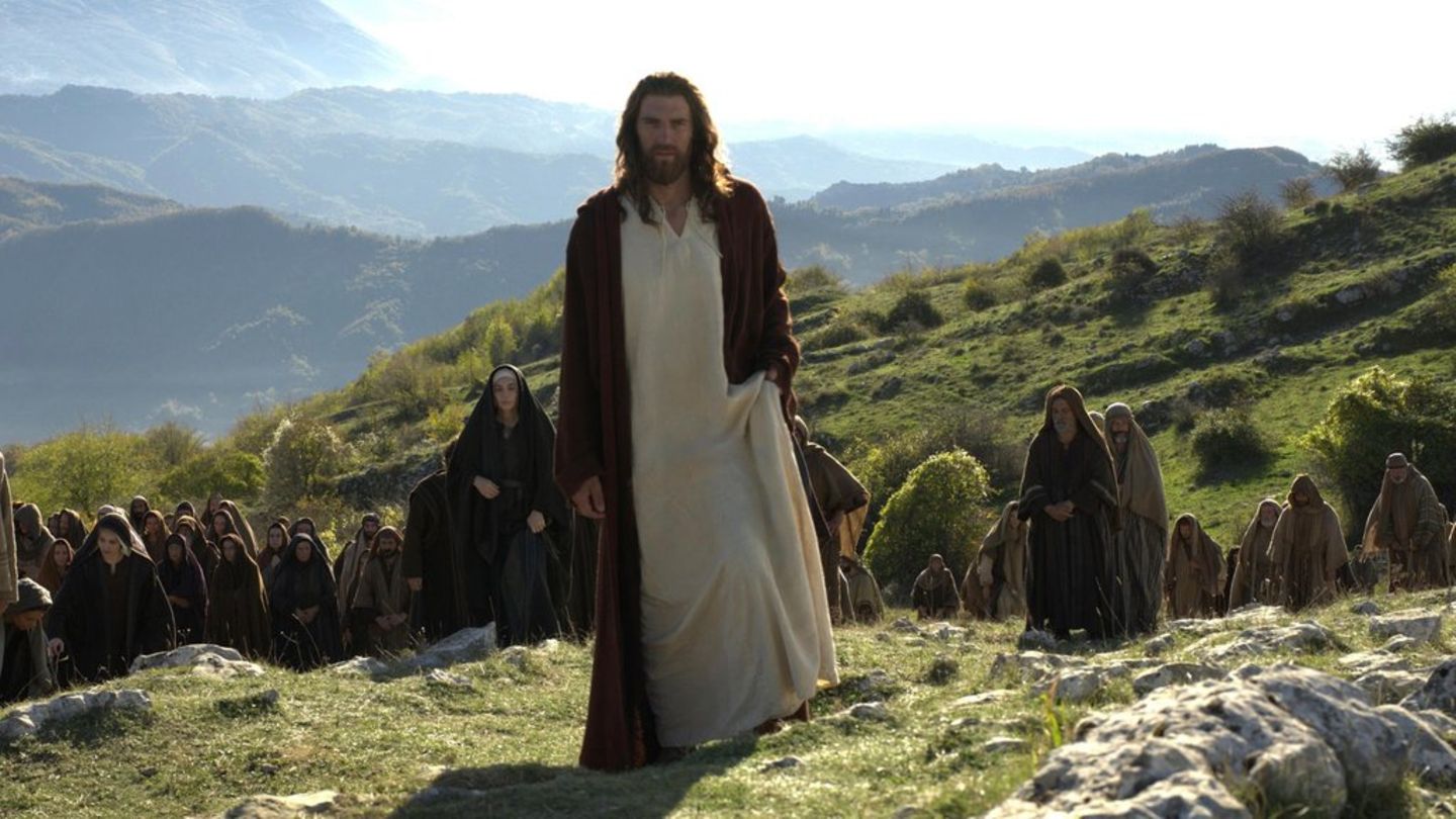 Jaakko Ohtonen als Jesus in "The Resurrection of the Christ: Part One".