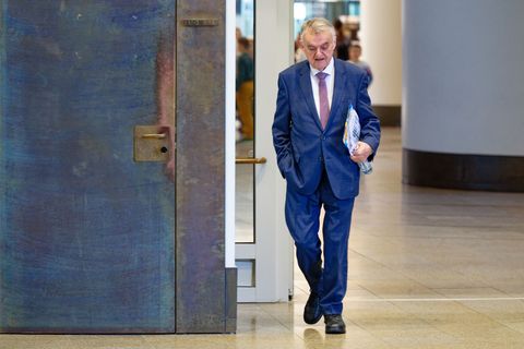 "Ich bin relativ sicher, dass wir das gut gemacht haben. Ich halte keinen der Punkte für wackelig", sagte Reul in Düsseldorf. Fo