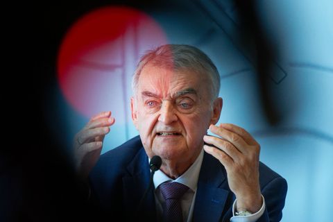 "Beim letzten Mal war Palantir alleine unterwegs. Ich vermute, dass wir dieses Mal mehr Firmen zur Auswahl haben werden", sagte