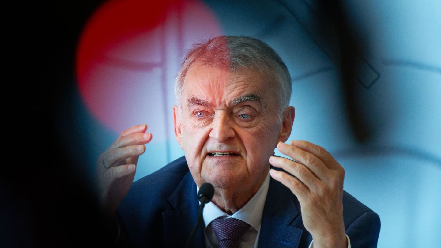 "Beim letzten Mal war Palantir alleine unterwegs. Ich vermute, dass wir dieses Mal mehr Firmen zur Auswahl haben werden", sagte