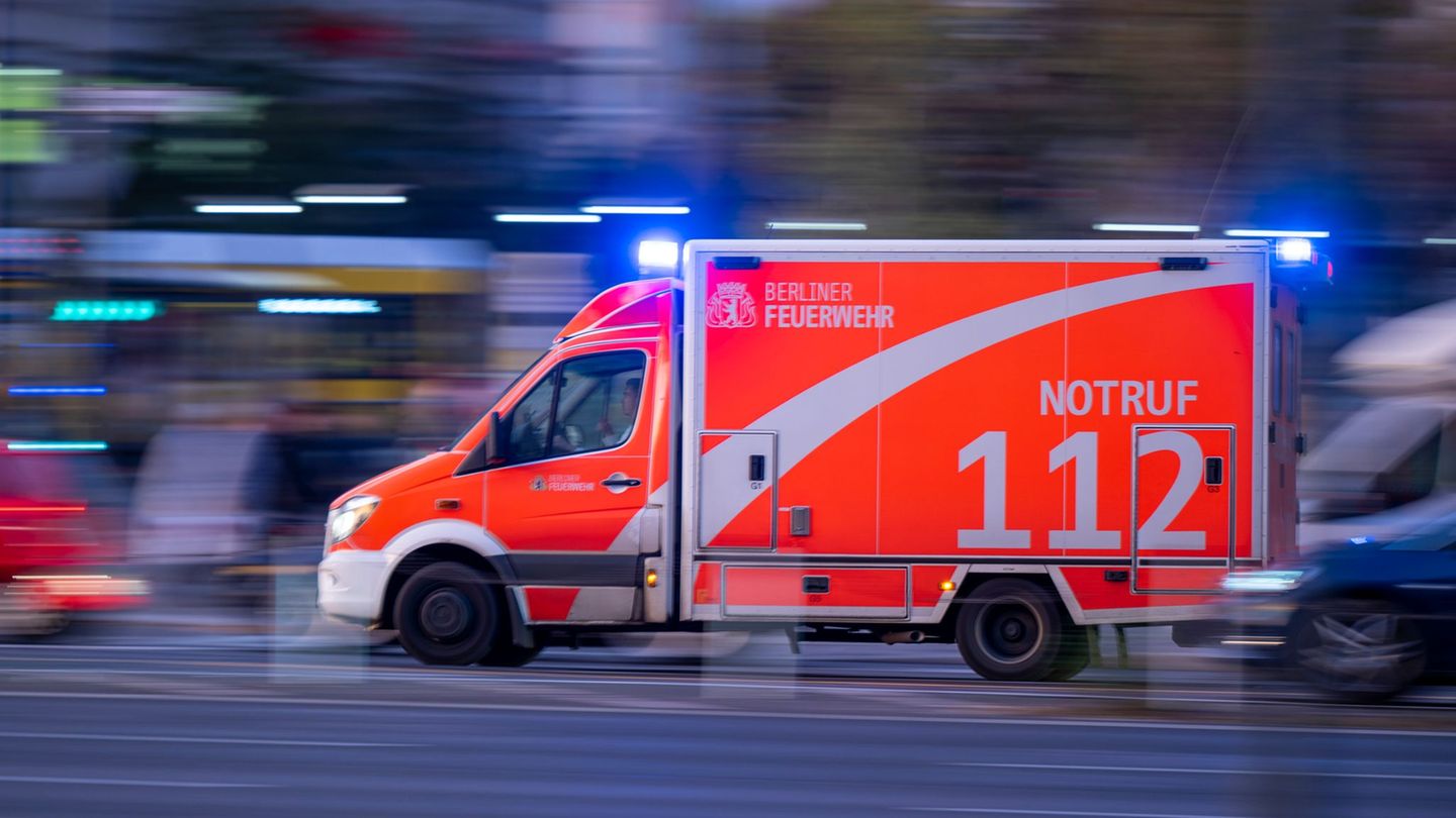 Immer mehr Einsätze beschäftigen die Berliner Feuerwehr. (Symbolbild) Foto: Monika Skolimowska/dpa