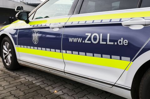 Nach einer Kontrolle ermittelt der Zoll gegen Verantwortliche eines Kieler Lebensmittelgroßhändlers. (Symbolbild) Foto: Frank Mo