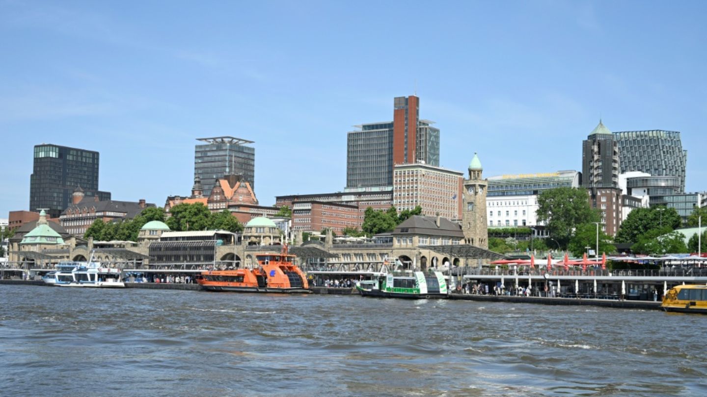 Landungsbrücken in Hamburg