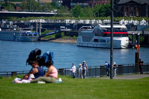 Zum langen Wochenende gibt es in NRW Sonne satt. Foto: Henning Kaiser/dpa