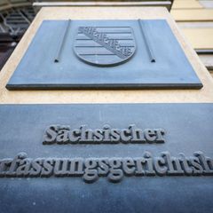 Wie viele Fragen darf eine Fraktion stellen, ohne die Regierung lahmzulegen? Das Verfassungsgericht soll im Juli klären, wo die