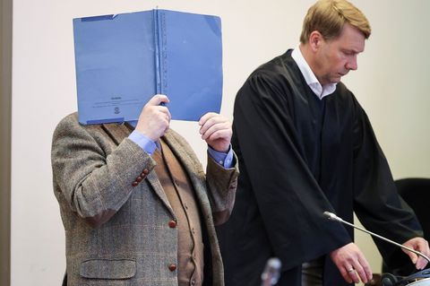 Der wegen sexuellen Missbrauchs angeklagte Pastor wurde zu einer Bewährungsstrafe verurteilt. Foto: Christian Charisius/dpa