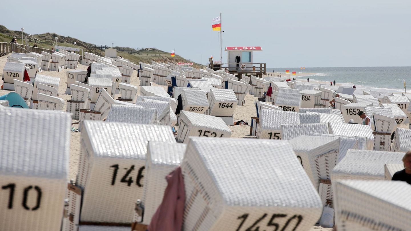 Das Jahr hat in Schleswig-Holstein mit mehr Gästen und Übernachtungen begonnen. (Symbolbild) Foto: Bodo Marks/dpa