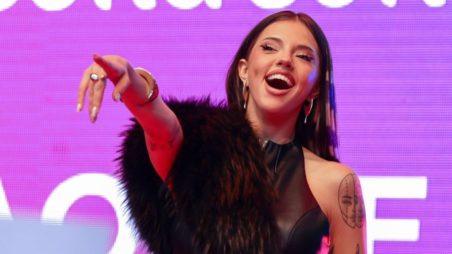 ESC-Siegerin Dara führt die Deutschen Single-Charts an.