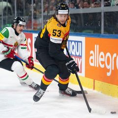 Für NHL-Star Moritz Seider und die Eishockey-Nationalmannschaft gibt es bei der WM in der Schweiz erstmals drei Punkte. Foto: Cl