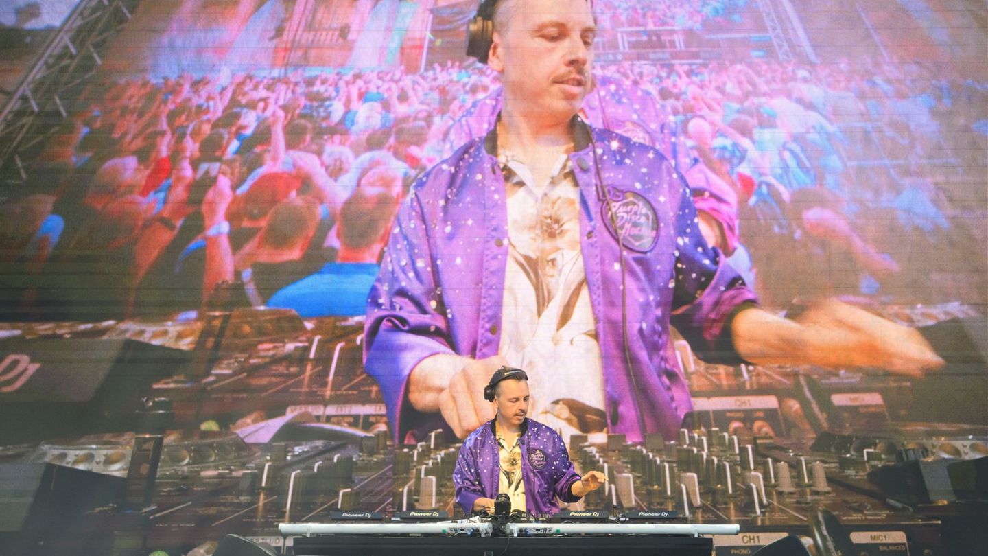 Der Dresdner DJ und Produzent Tino Piontek alias Purple Disco Machine sagte vor dem Konzert, es sei ihm eine Ehre, vor der histo
