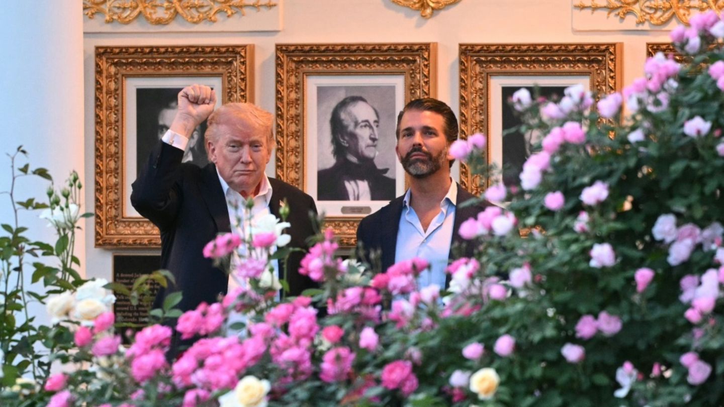 Trump (rechts) mit seinem Sohn Donald Jr.