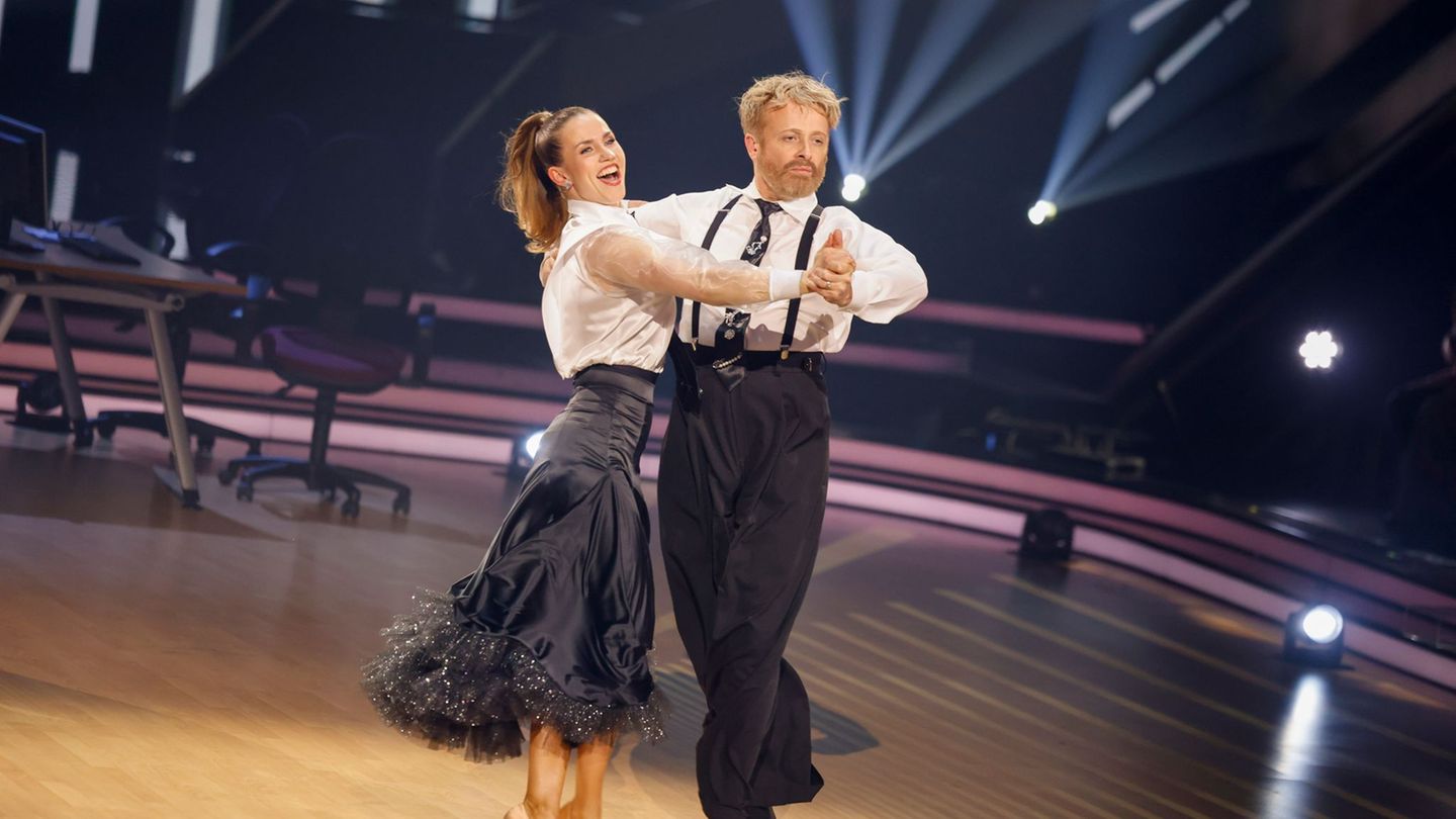 Sie sind rausgeflogen: Für Musiker Ross Antony und Profitänzerin Mariia Maksina geht es nicht ins Finale. Foto: Thomas Banneyer/