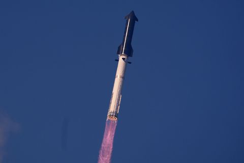 Eine überarbeitete Version der Riesen-Rakete hat einen zwölften Testflug absolviert. Foto: Eric Gay/AP/dpa