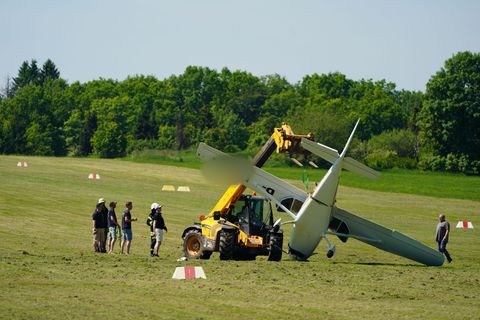 Beim Landen ist ein Pilot im Westerwald leicht verletzt worden. Foto: Sascha Ditscher/dpa