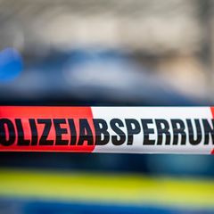 Der Fundort wurde abgesperrt. (Symbolbild) Foto: David Inderlied/dpa