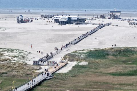 St. Peter-Ording feiert 100 Jahre Seebrücke. Foto: Bodo Marks/dpa
