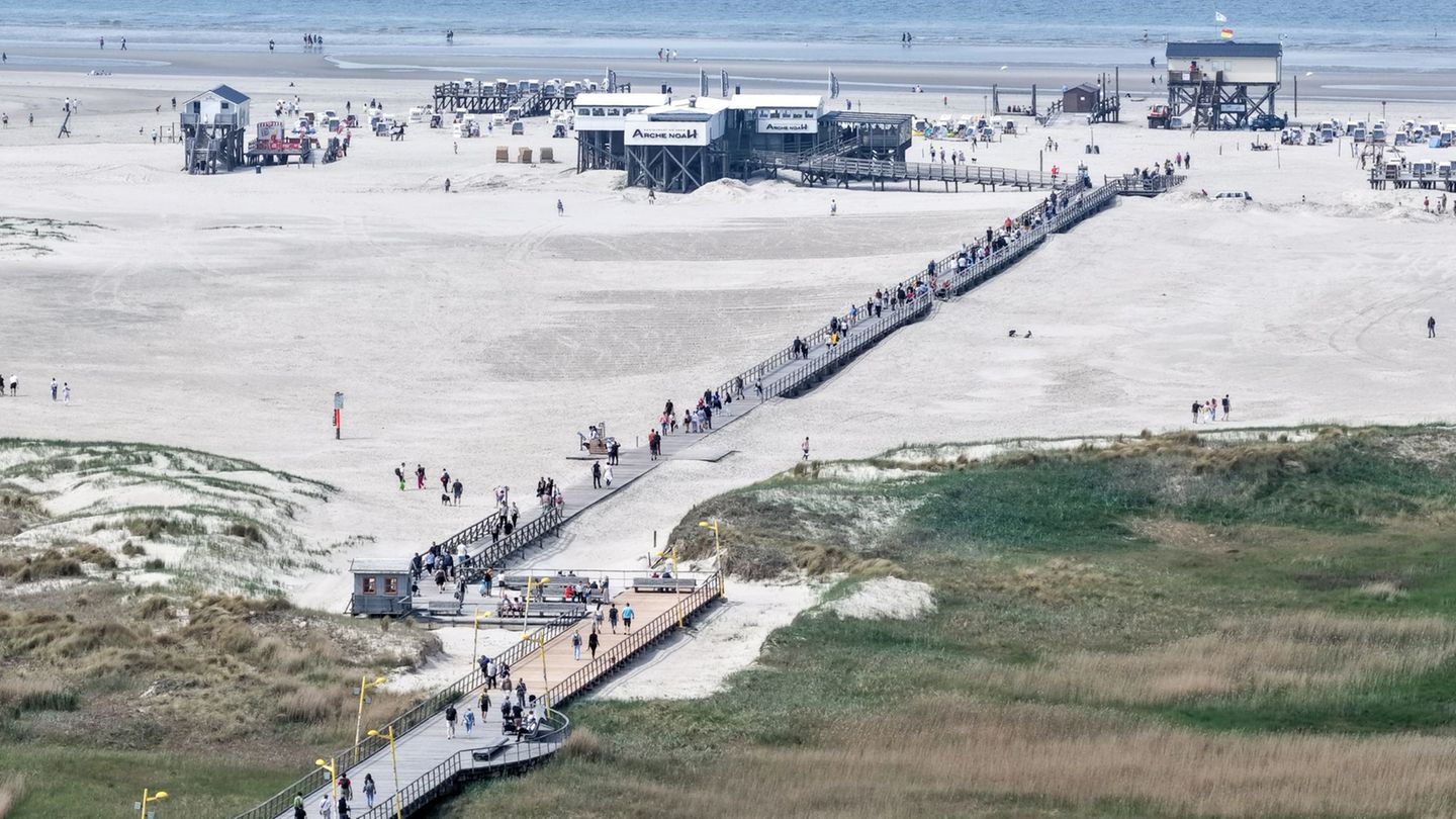 St. Peter-Ording feiert 100 Jahre Seebrücke. Foto: Bodo Marks/dpa