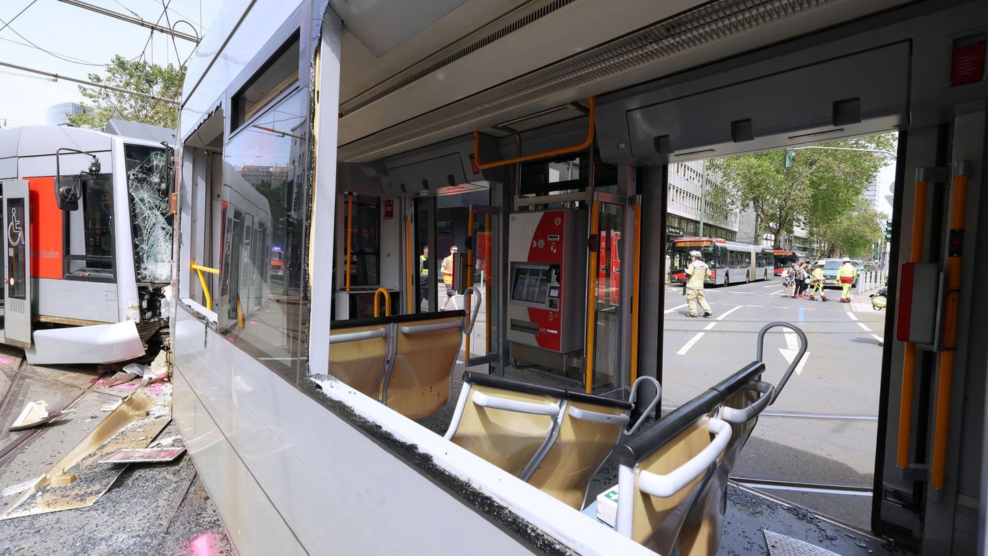 Straßenbahn nach Unfall