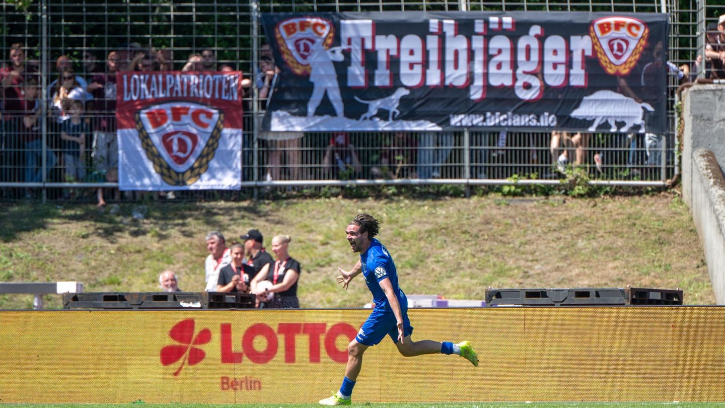 Nietfeld brachte die VSG in der Verlängerung in Führung. Foto: Matthias Koch/dpa