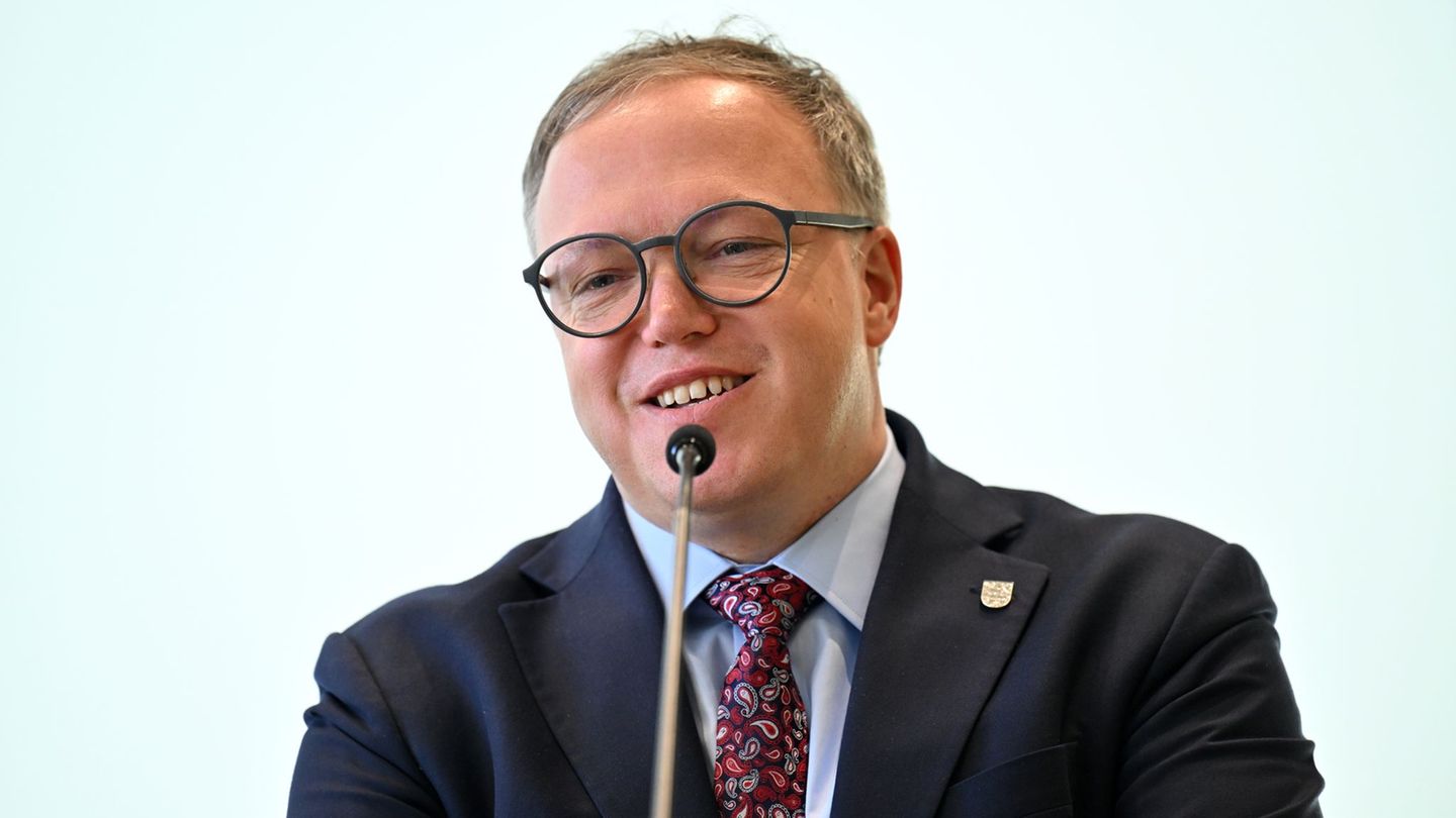 Thüringens Ministerpräsident Mario Voigt (CDU) wirbt für eine Beteiligung am Ehrentag, der vom Bundespräsidenten anlässlich des