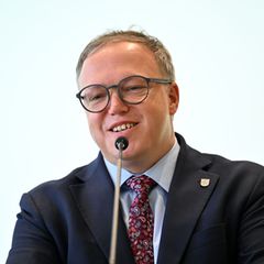 Thüringens Ministerpräsident Mario Voigt (CDU) wirbt für eine Beteiligung am Ehrentag, der vom Bundespräsidenten anlässlich des